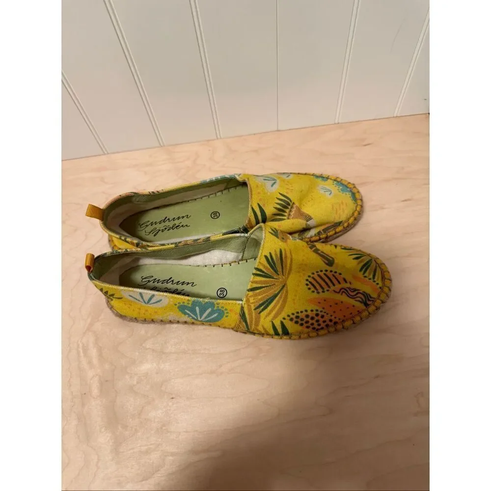 Gudrun Sjoden Yellow Floral Canvas Flats Women Slip-On Espadrilles size 38 (7.5)